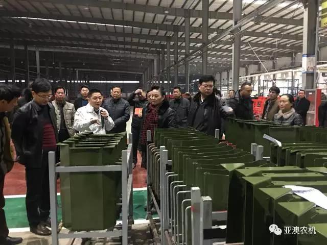  各級領(lǐng)導參觀(guān)亞澳粉體智能涂裝產(chǎn)線(xiàn)
